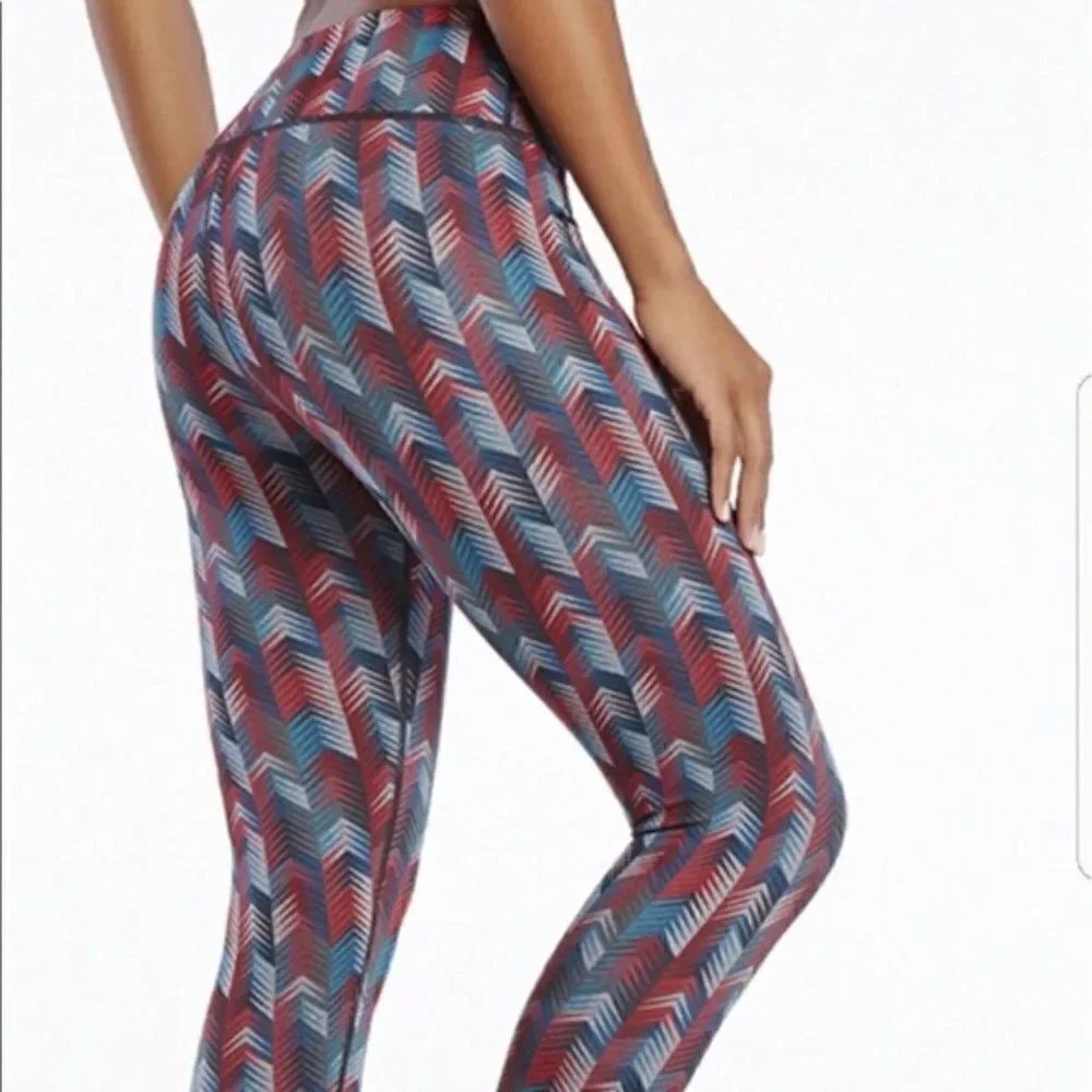 🌺3 FOR $20🌺 - FABLETICS Salar Rio Chevron Capri leggings Small